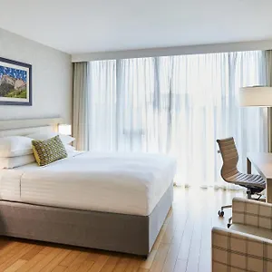 By Marriott Hotell